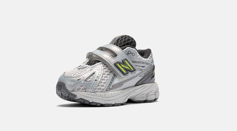 Non-laced New Balance shoes